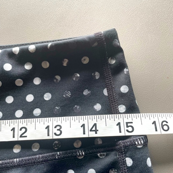 Athleta Crystal Chaturanga Reversible Leggings | Black or Polka-Dot - Picture 6 of 8